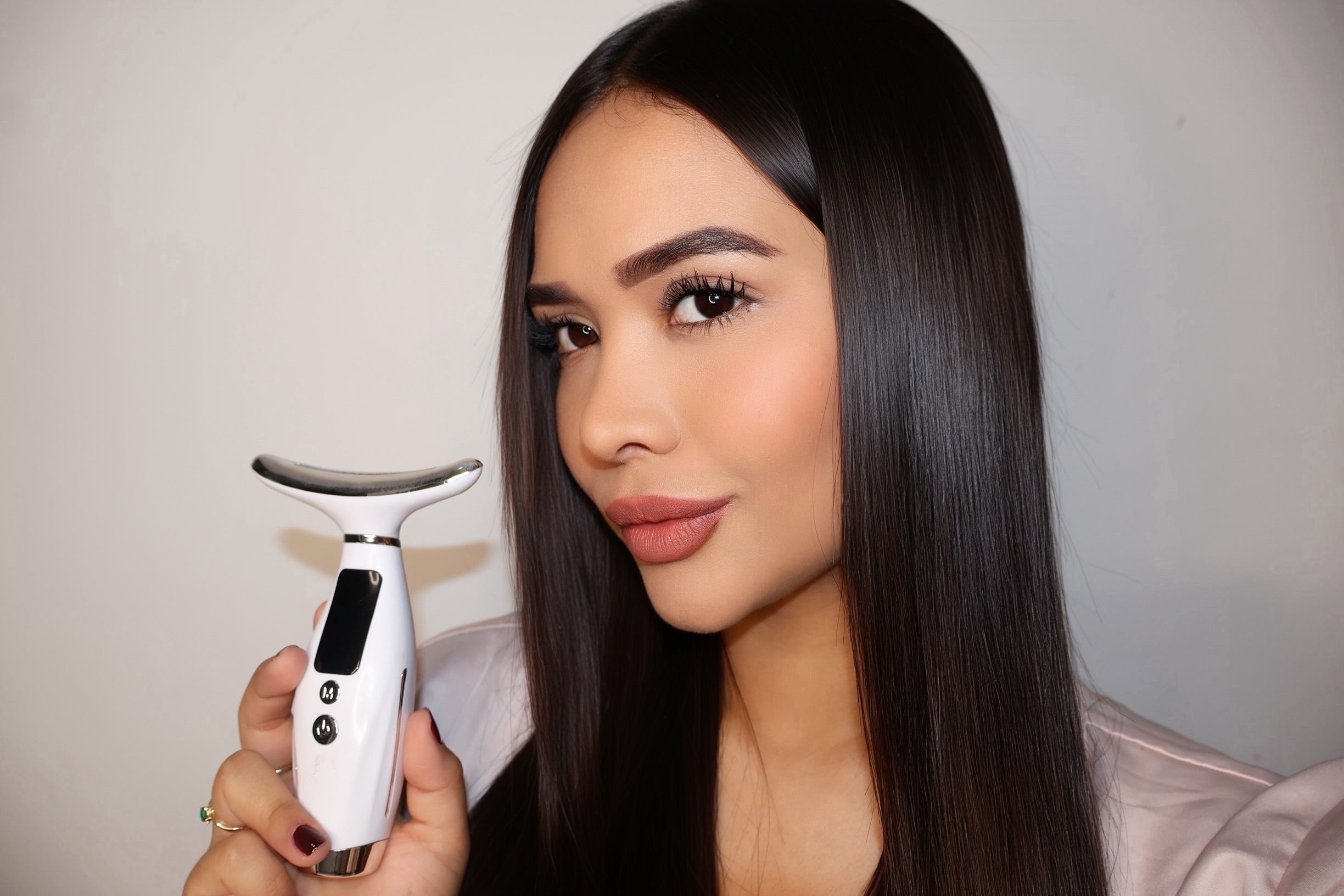 SkinSculpt – Bella & Glow